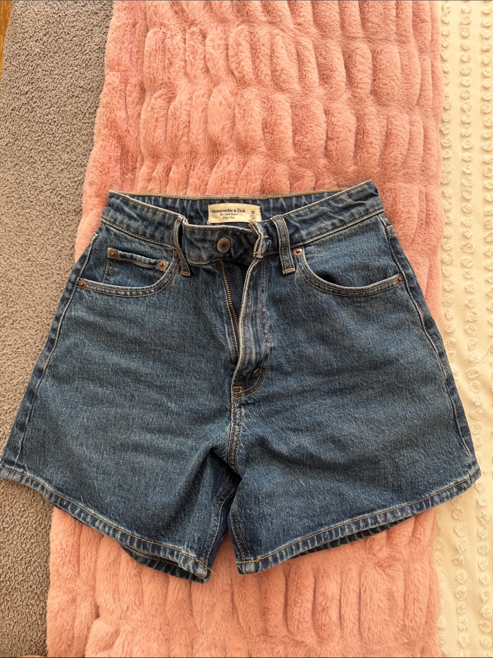 Abercrombie & Fitch curve love dad short